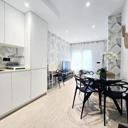 Aa Guest - Biznaga Center Eco Фуэнхирола